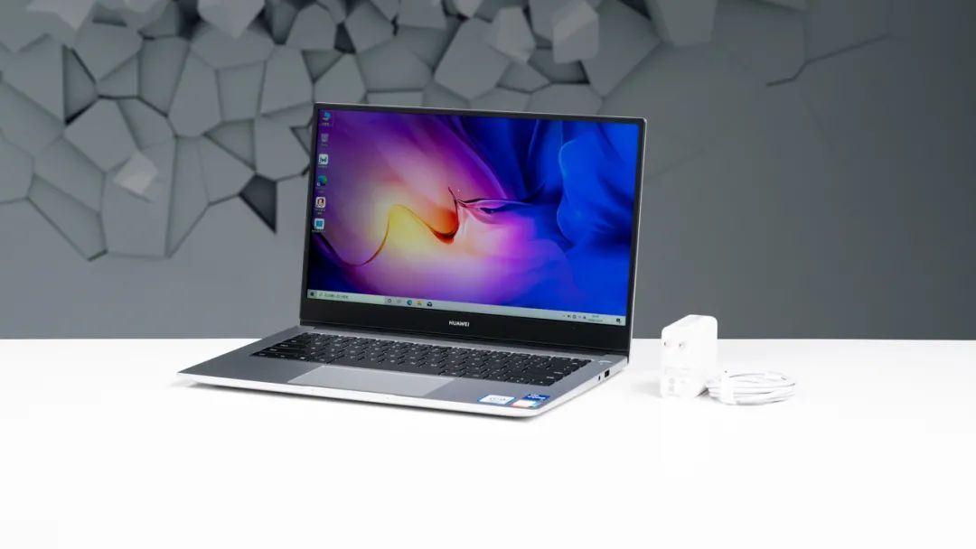 ips屏512gb 固态硬盘16gb 3200mhz 内存mx450 2gb 独立显卡(25w)i7