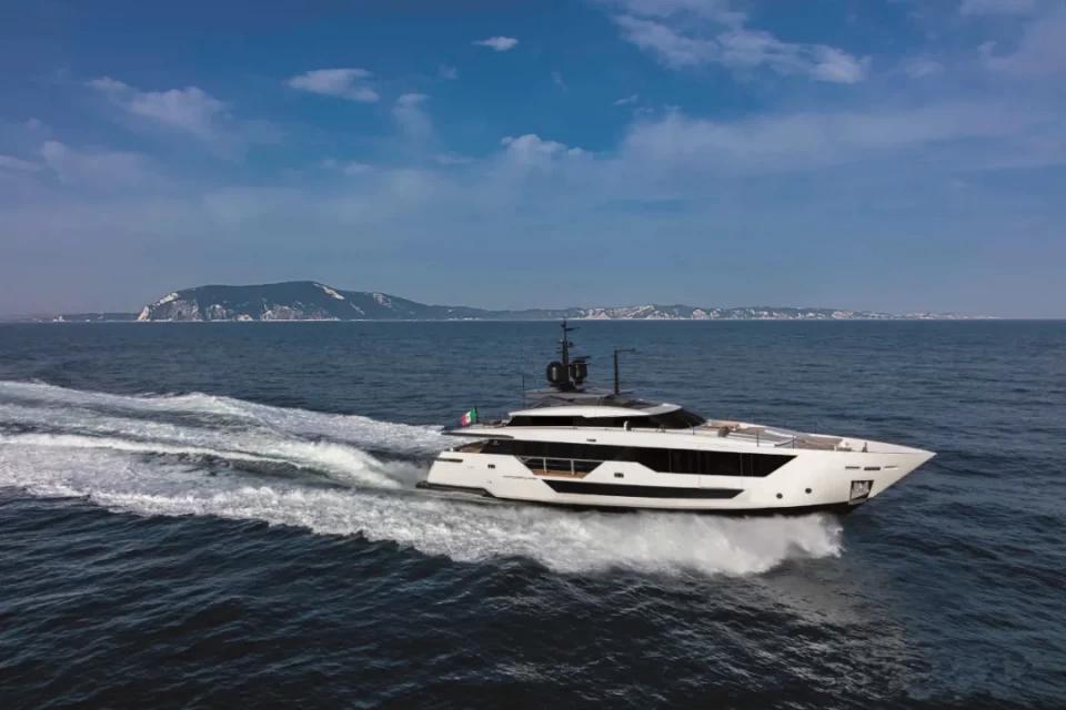 3个月售出200米全年下水15艘定制法拉帝年终再创新纪录