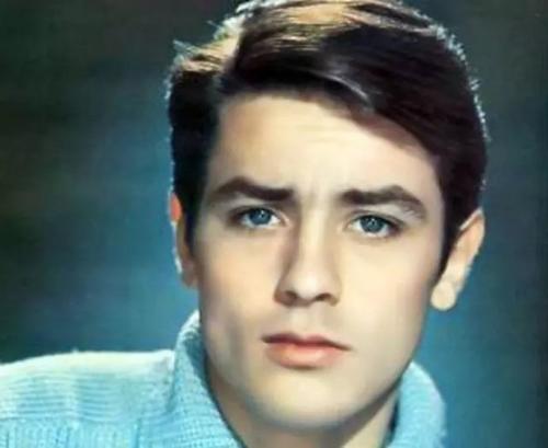 42年后佐罗主演今昔照阿兰德龙老了童自荣声音依然年轻