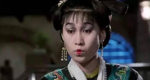 终有一天,机会落在她的身上,香港灵异片兴起,经人介绍后王玉环走进