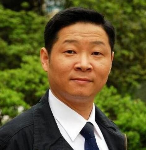 养鸡成亿万富豪,娶小16岁模特成人生赢家|赵亮|胡敬|养鸡_新浪新闻