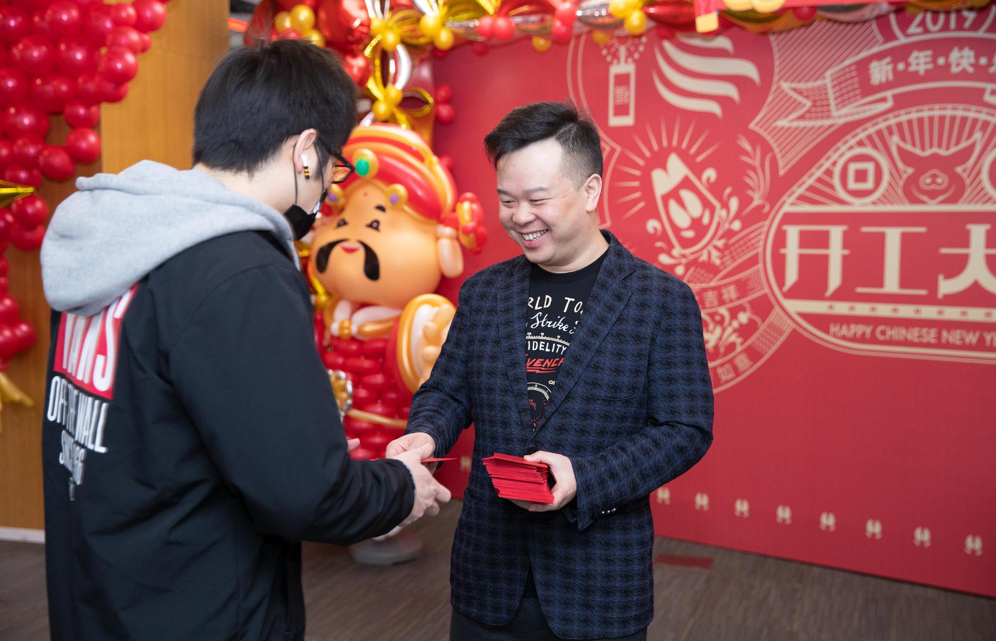 游族林奇一事,互联网成了高危行业,网友却拍手叫好!