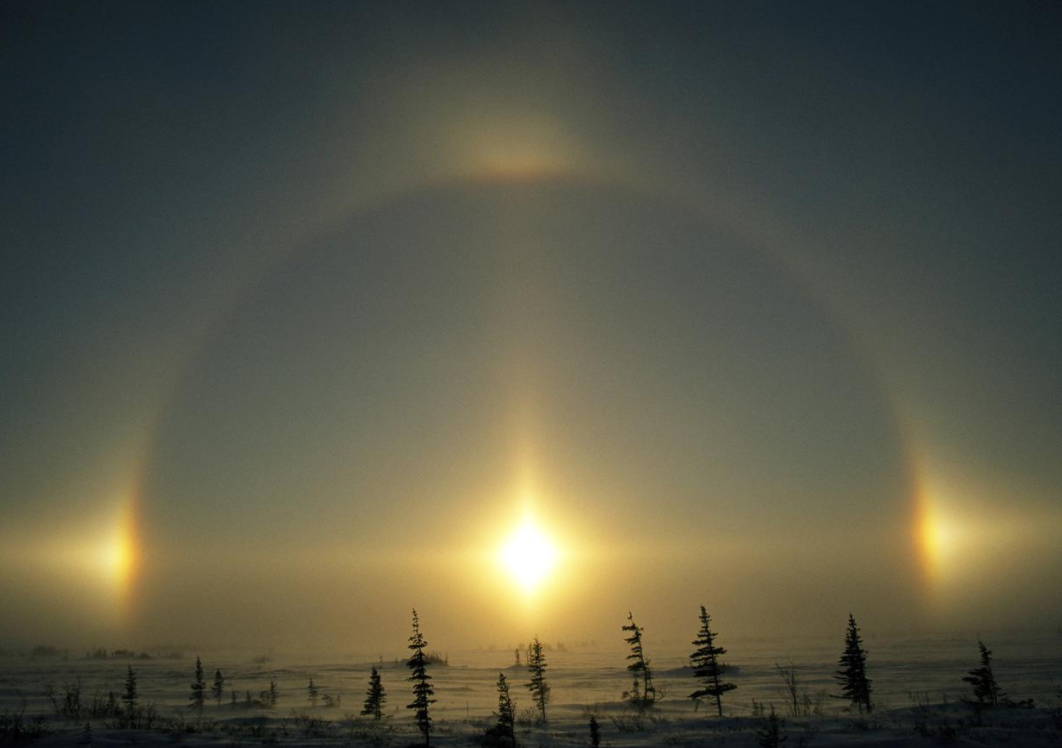 北京宣武门上空出现"三个太阳",预示着什么?