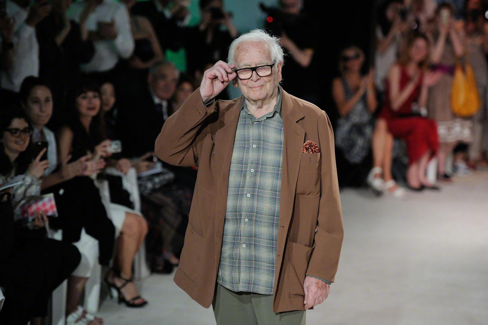 著名法国服装设计师皮尔·卡丹(pierre cardin)于巴黎去世