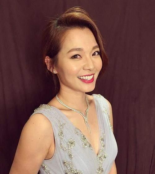 自己后,不哭不闹,6个小时后官宣离婚|吕慧仪|离婚|黄文迪_新浪新闻