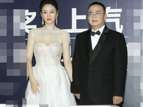 华鼎奖李小冉好身材引热议王丽坤穿鱼尾裙状态超赞网友绝了