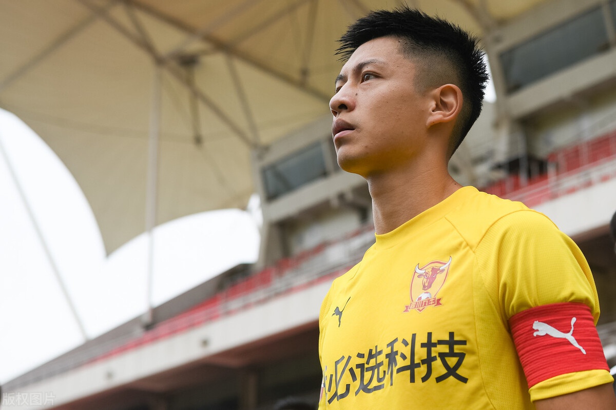 29岁中甲球员被西媒称赞,曾获得吉尼斯点球纪录,与阿扎尔齐名|王楚