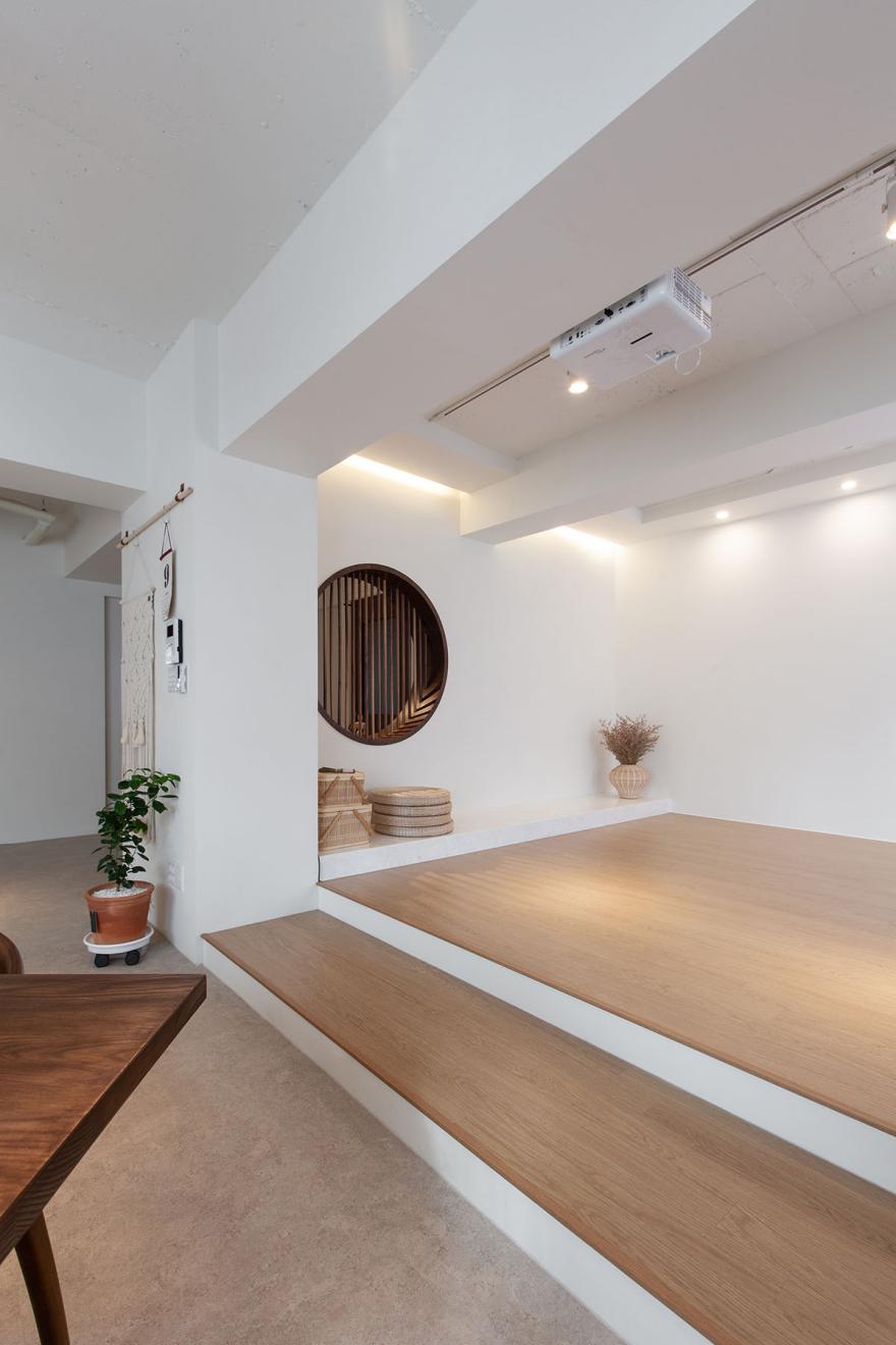 一年待客没几次,倒不如打地台将客厅改成起居室,住起来更舒适