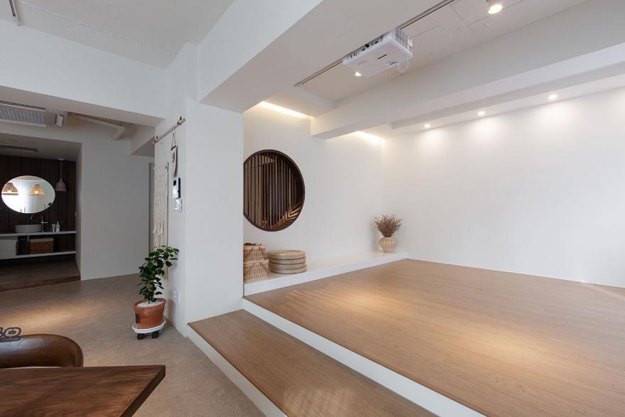 一年待客没几次,倒不如打地台将客厅改成起居室,住起来更舒适