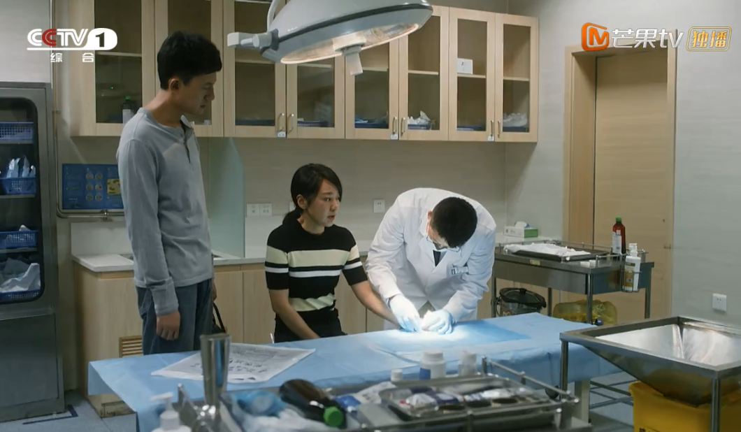 《装台》虽然经典,但剧情中有两处低级错误,让许多