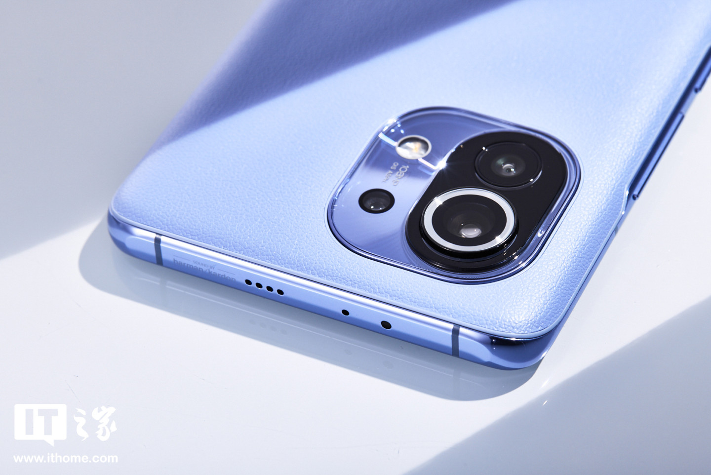 【it之家开箱】小米 11 开箱图赏:四曲面柔性屏,5nm 骁龙芯