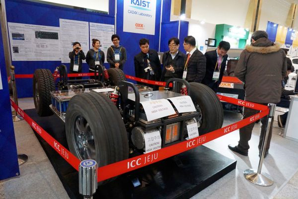 韩媒：电动车时代来临之际 废旧电池处理成难题