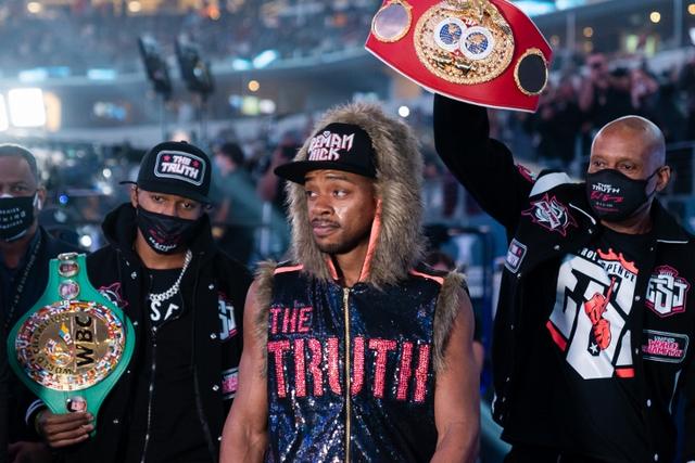 前两个级别世界拳王:小斯彭斯升级挑战阿瓦雷兹,只是为了钱