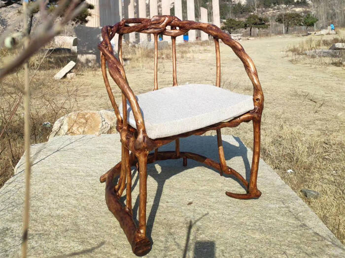 在8年前,张永朋萌发"种椅子"的想法时,被家人们泼了很多"冷水".