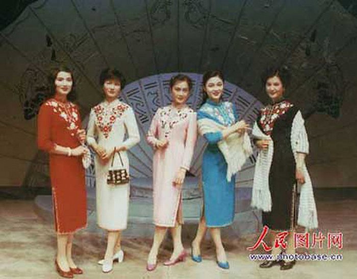 1985年7月，中国模特儿首次登上法国T型台