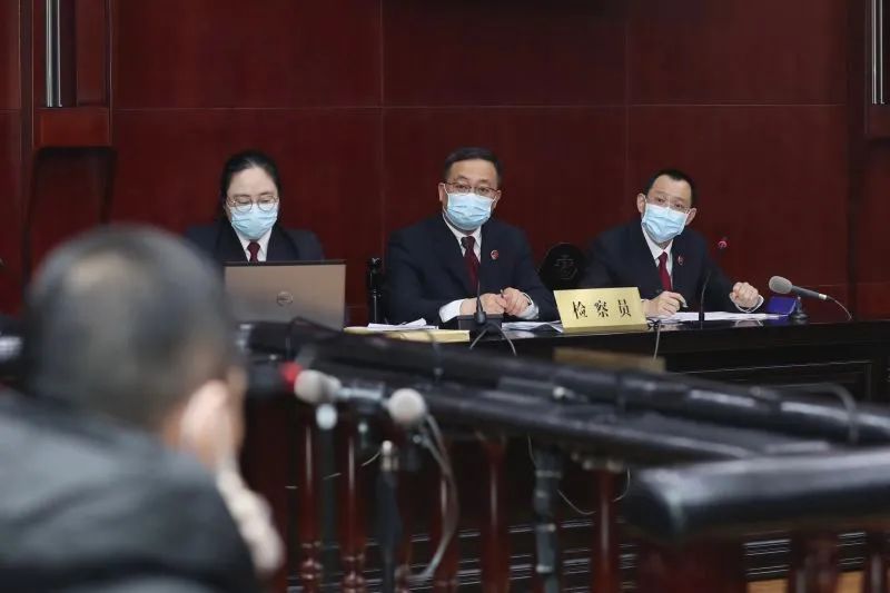 上海市人民检察院指派检察长张本才、检察四部主任胡春健、检察员陆川出庭履职