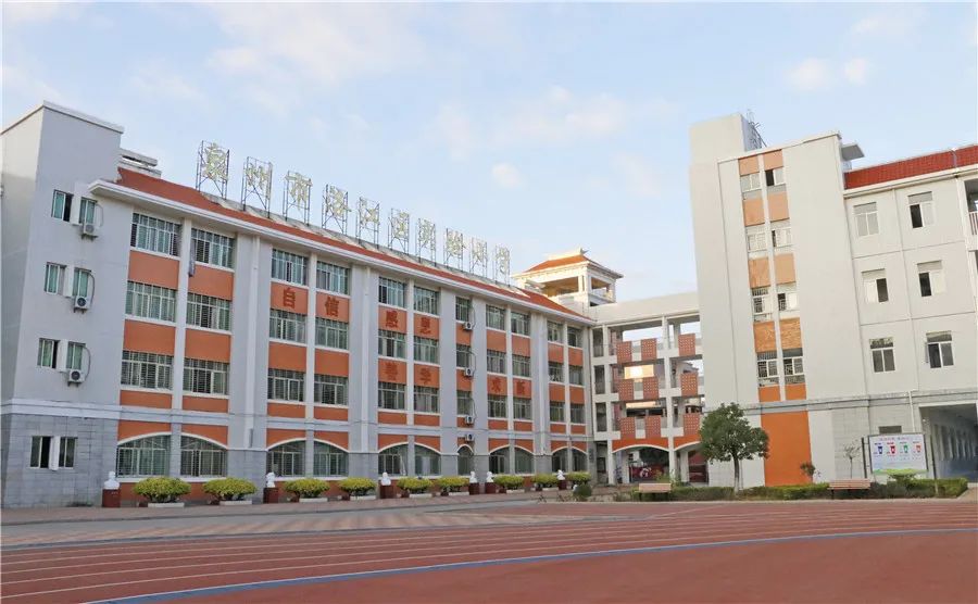 福建经贸学校洛江区图片