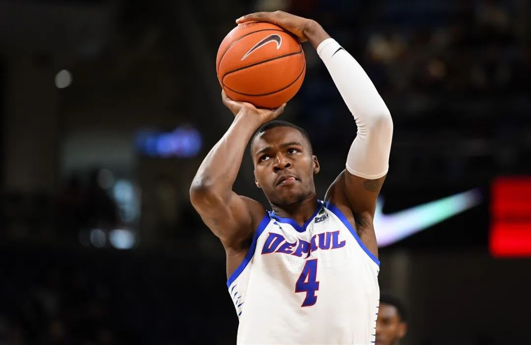 (老鹰)48号秀尼科-曼尼恩 (勇士)双向合同:57号秀雷吉-佩里 (篮网)