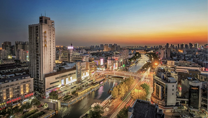 社科院报告：县域经济百强东部超七成，“包邮区”优势明显