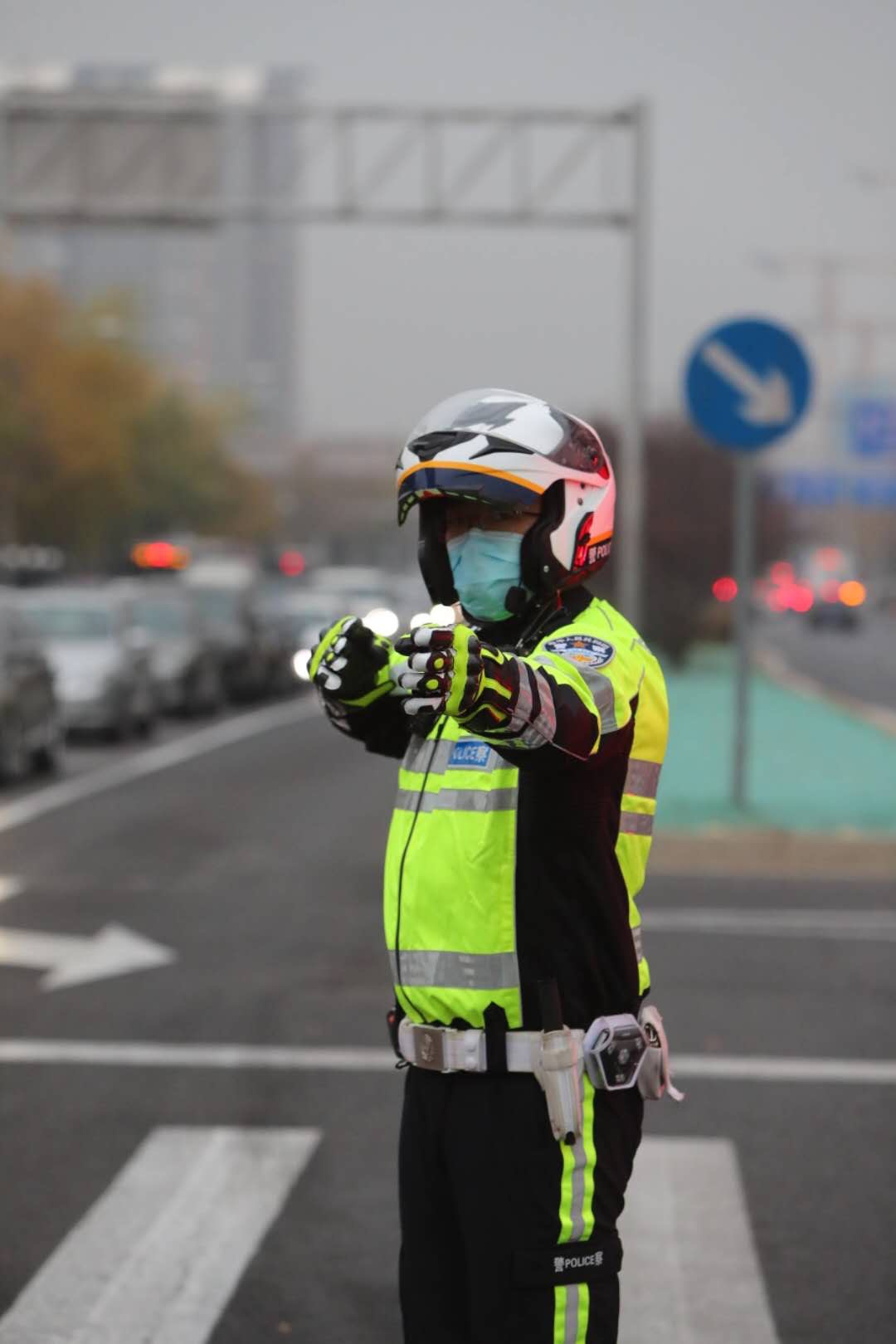 北京800铁骑今天上岗警用摩托配摄像头主动识别交通违法