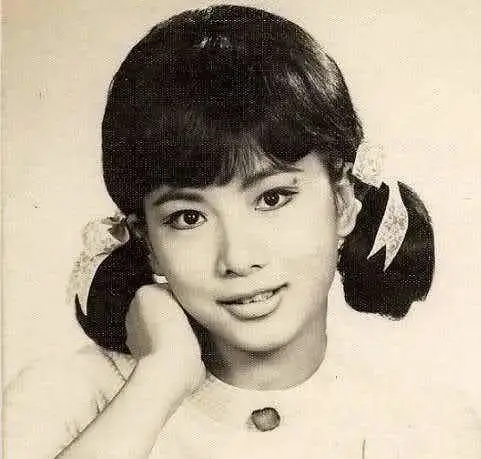 说起欧嘉慧,可能很多人都不认识她,但是她在五六十年代的香港红极一时