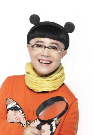 金龟子刘纯燕30年不变样,54岁仍留蘑菇头,曾晒老公合照像父女