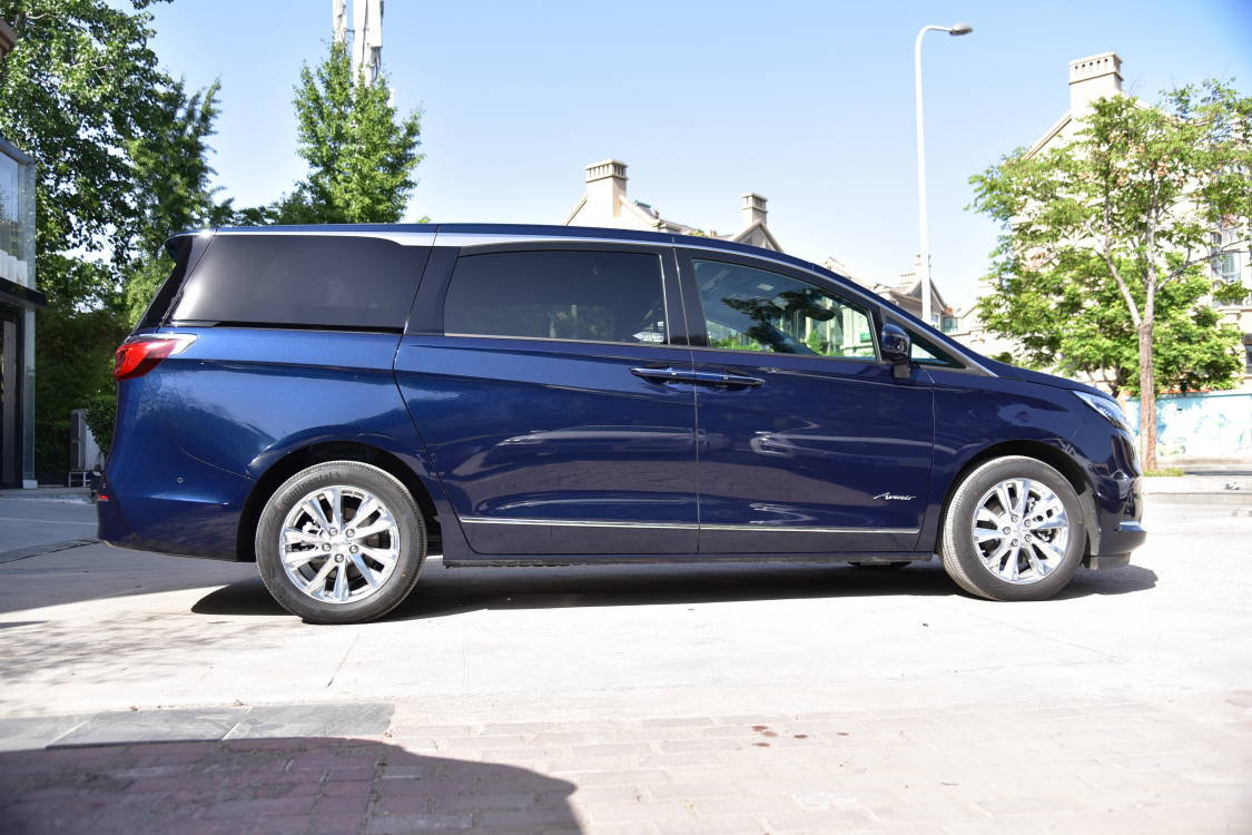 极致坐享之道 别克gl8 avenir贴隐形车衣花多少钱?