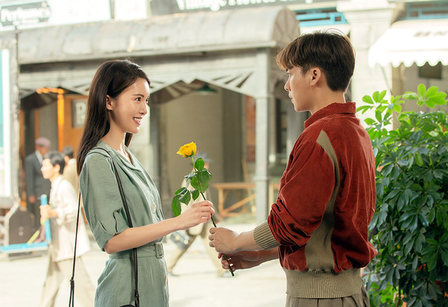 又有新恋情?金晨李易峰深夜进出同一公寓,刚合作完新剧演情侣