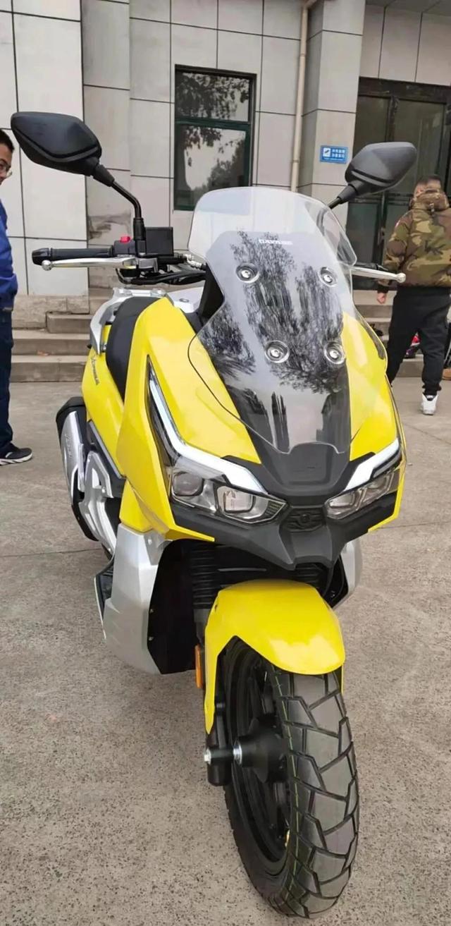 又一款跨界踏板大阳150adv,看看还有哪些新国产跨界踏板?-新浪汽车