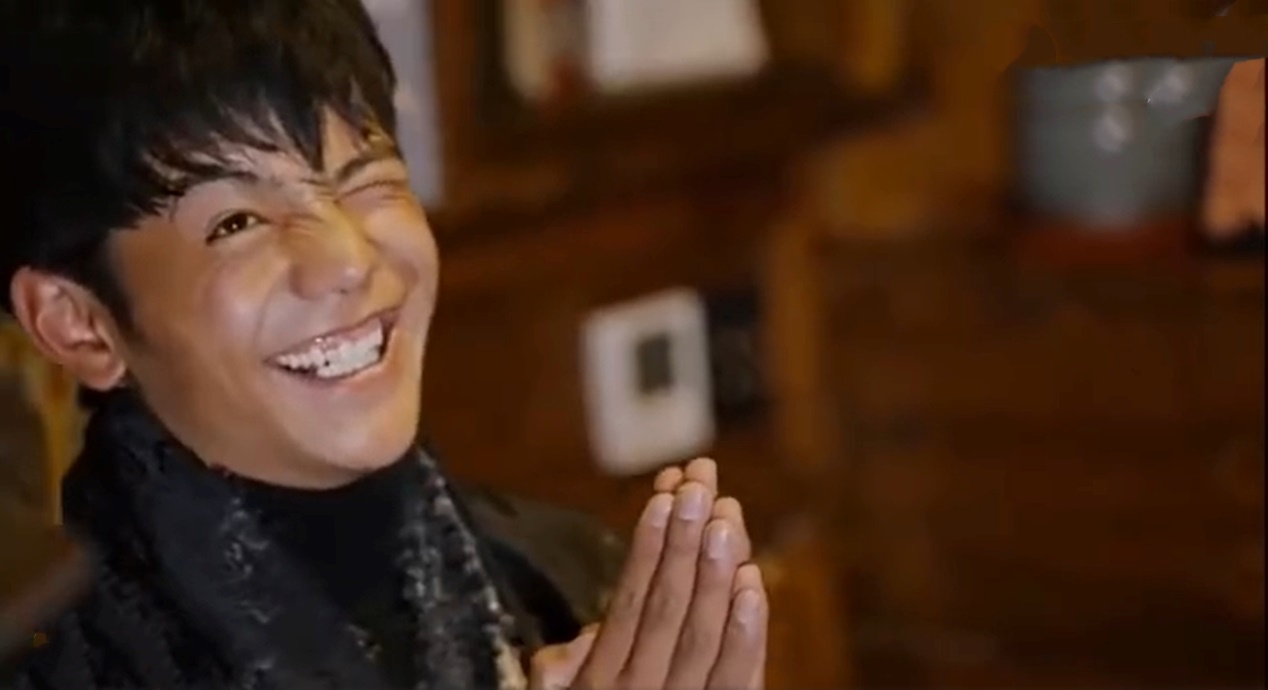 在安静时,丁真"好像看见了一片雪白的森林,看见了