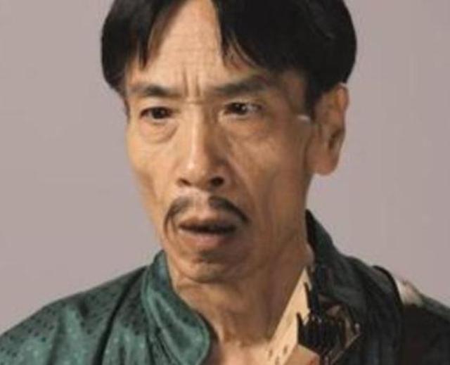 他48岁辞职当群演因角色而走红却因演得太像被人打
