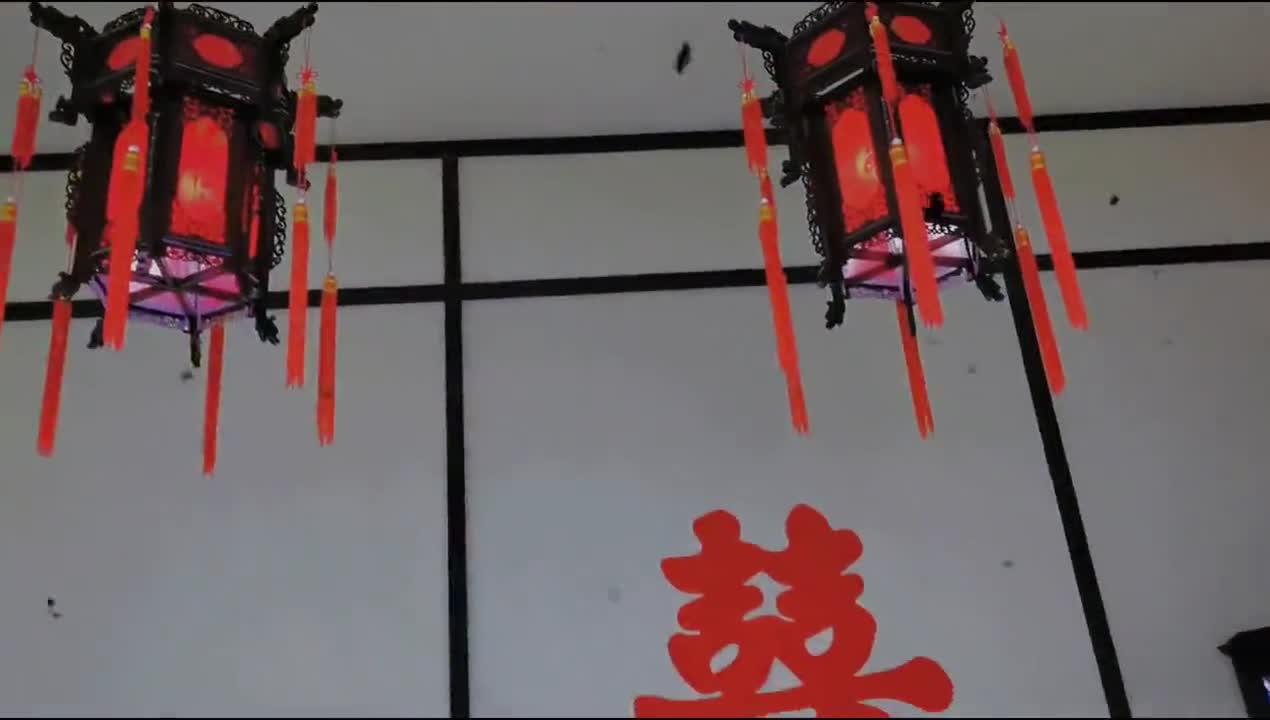 墓道:辘轳跟穿山甲把编钟还回来了,正准备埋,秦安平就来了