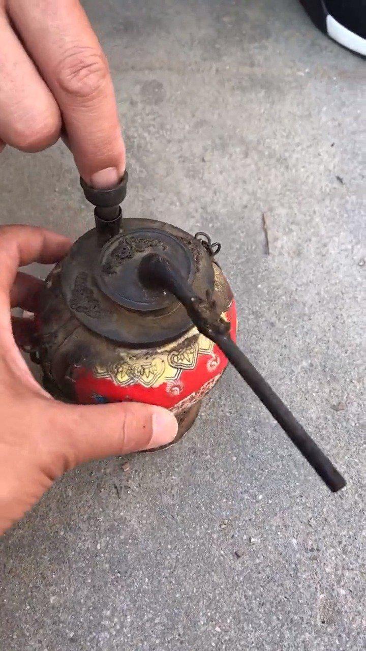 老式的水烟壶,虽然不值钱,却也是一代人的回忆!_手机新浪网