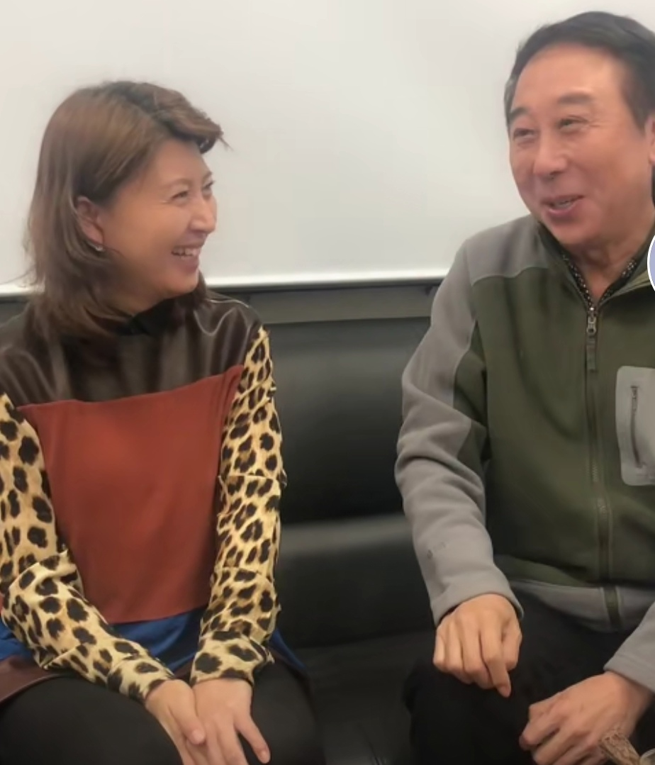 冯巩将再度上春晚?和闫学晶同框疑同台,年龄太大可能性太低