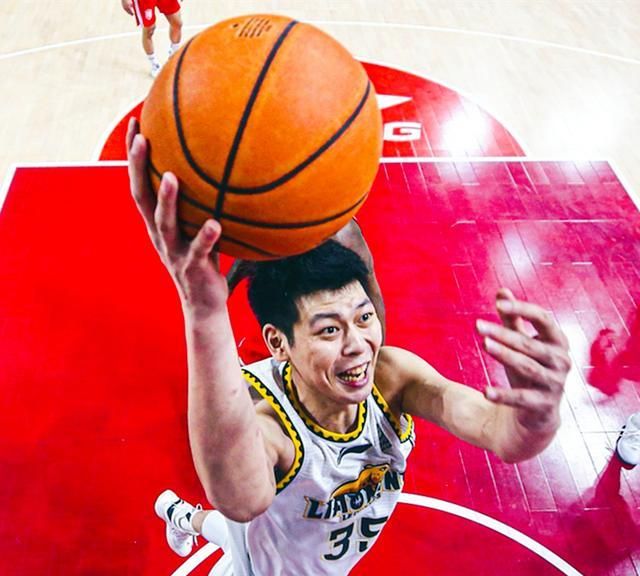 朱荣振给小鲨鱼上对抗好饭不怕晚关键是时候辽宁队心理可平衡