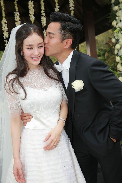 回顾杨幂和刘恺威的婚礼虽然已离婚但杨幂那天眼睛都在笑