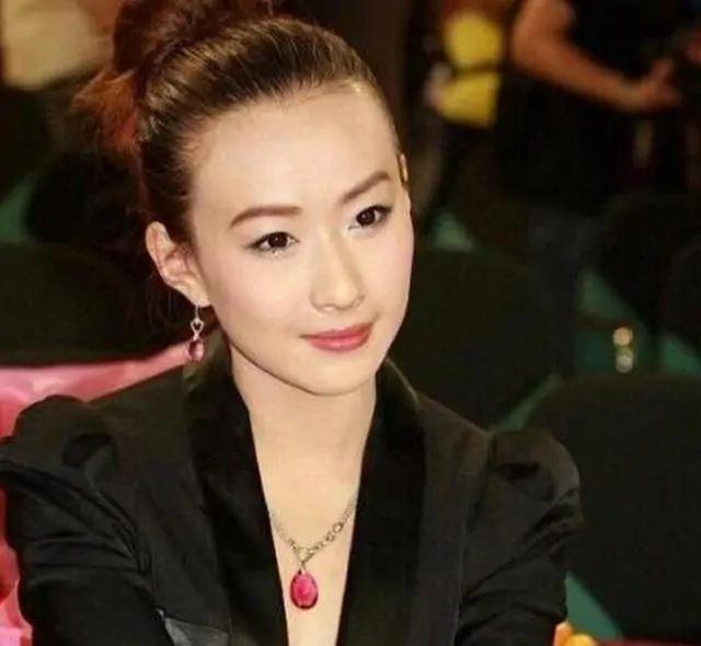 林晓芸值得一提的是,同为"富二代"的商界名流林晓芸,她的名字知名度算