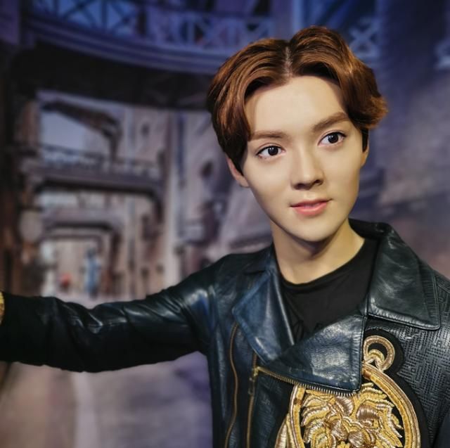 杨紫网红脸,李准基看到自己蜡像都笑崩了