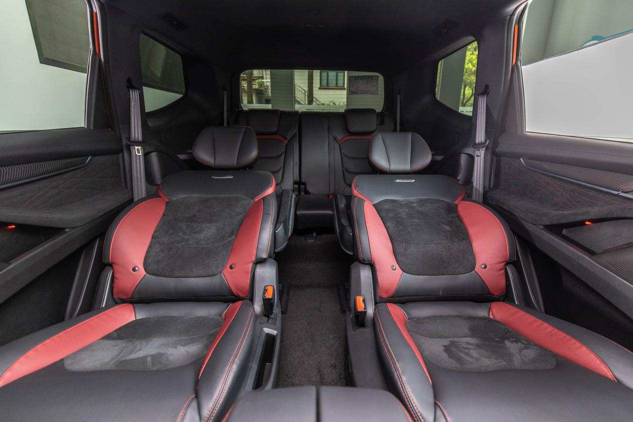 D90 Pro与坦克300谁更硬派？答案并没有你想的那么简单