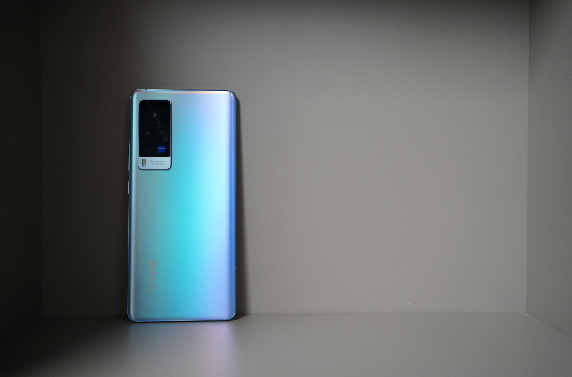 vivox60系列还拥有超稳微云台二代防抖性能大提升