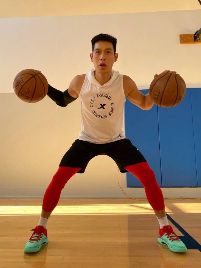 林书豪晒训练照:今年还没结束!保持专注!