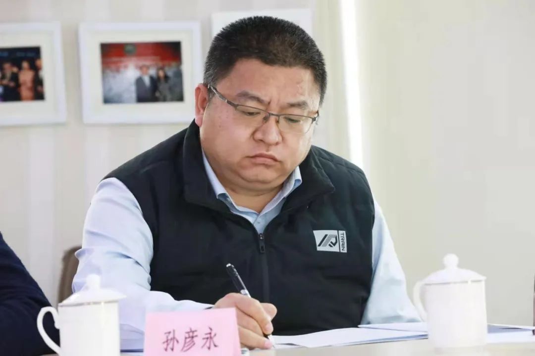 孙彦永国资委新闻中心副主任张义豪指出,应进一步研究和强化中国品牌