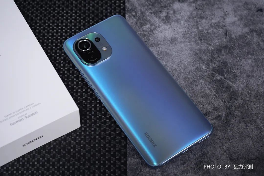 小米11细节图解来了蓝色版这次是主角