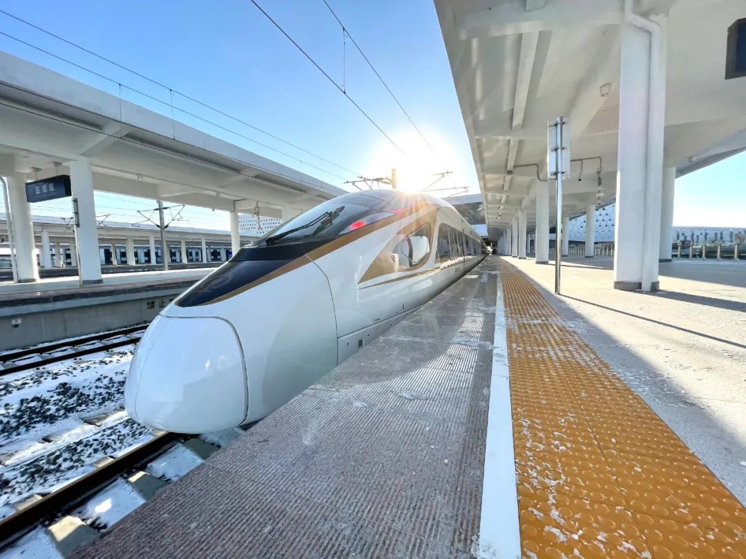 最新快上车盐通高铁今天开通运营首班车体验来了