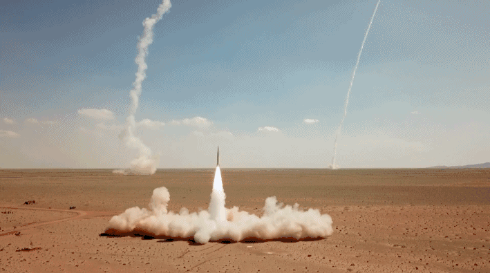 野外驻训归建途中的巡航导弹第一旅,突然接到上级命令——将导弹升级