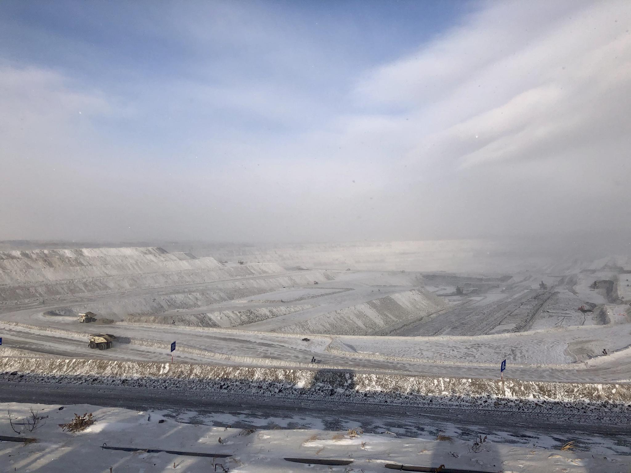 无人驾驶版“流浪地球”：探访零下50度煤矿里的无人矿卡