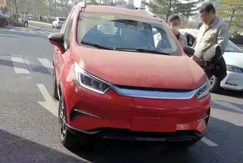 最新设计语言 比亚迪改款元EV实车图曝光