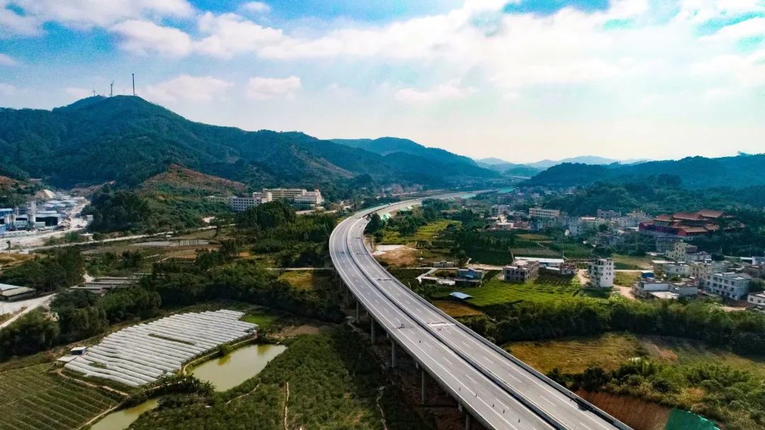"大浦高速"正式通车!南宁开车到广东只需3个多小时