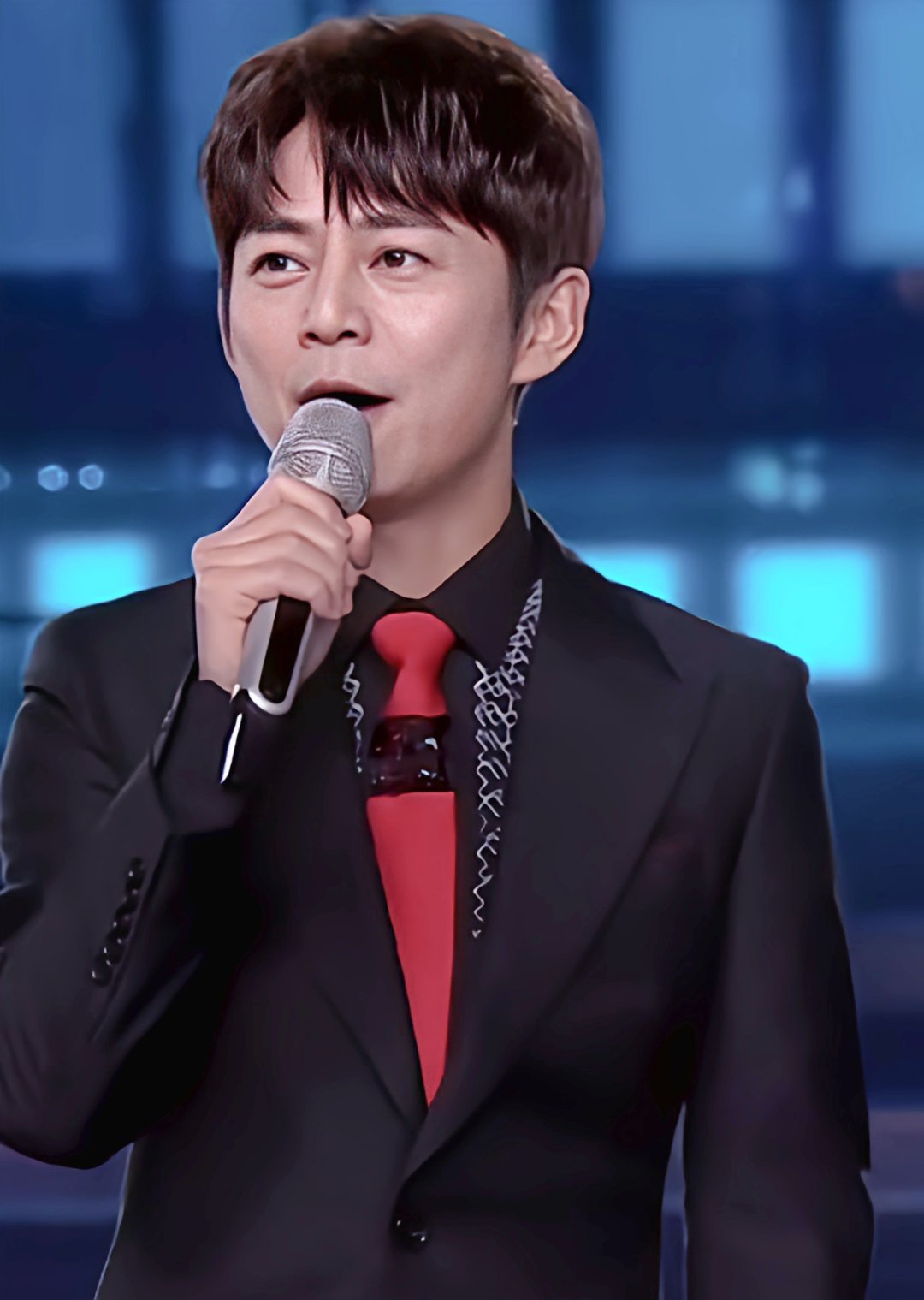 六台跨年晚会火拼,肖战助东方卫视排第三,北京卫视垫底不冤枉