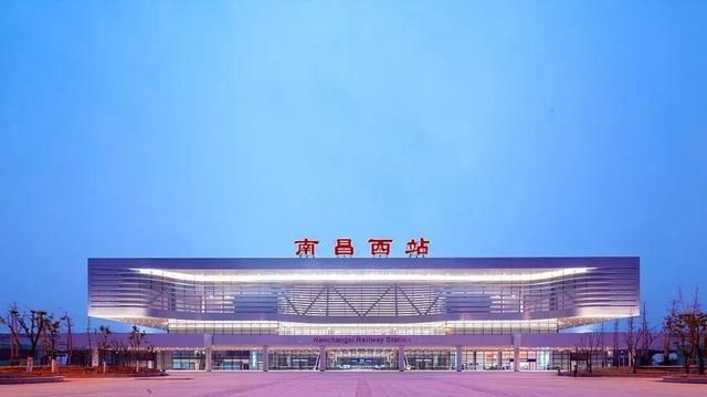江西繁忙的高铁站,是南昌市首个高铁车站和综合性交通枢纽